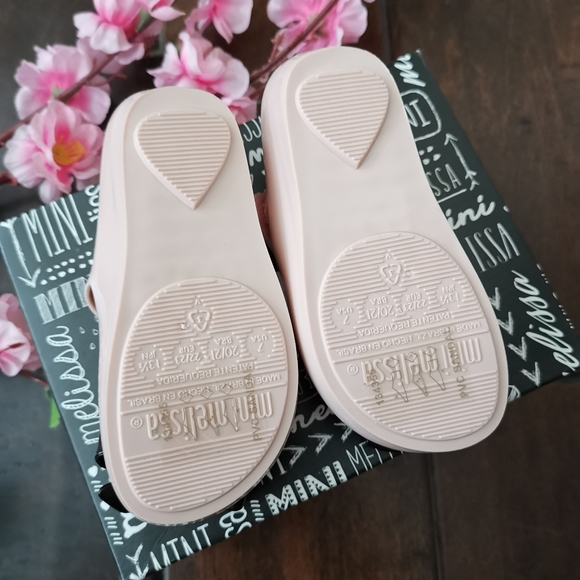 Mini Melissa Bow - Picture 7 of 8